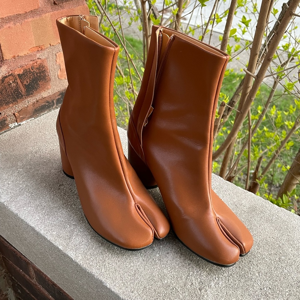 Brown Tabi Boots